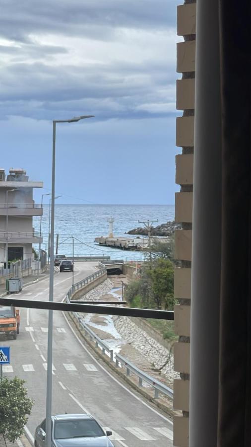 Mia Marine Rooms Himarë Eksteriør billede